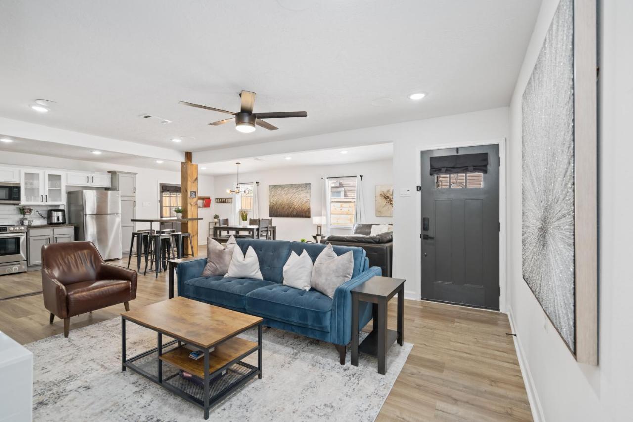 The Gated Modern Home Near Nrg And Medical Center Houston Eksteriør billede