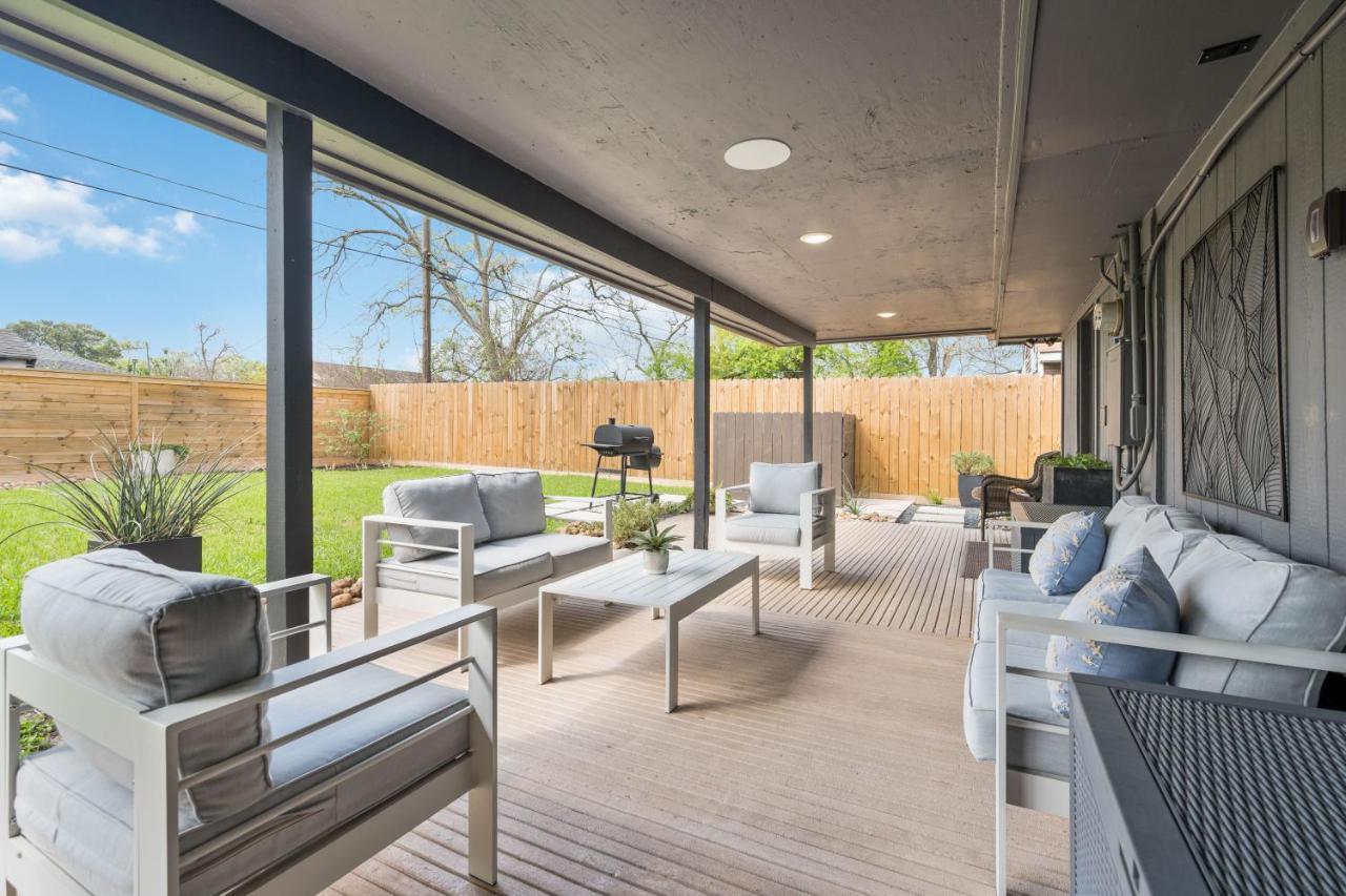 The Gated Modern Home Near Nrg And Medical Center Houston Eksteriør billede
